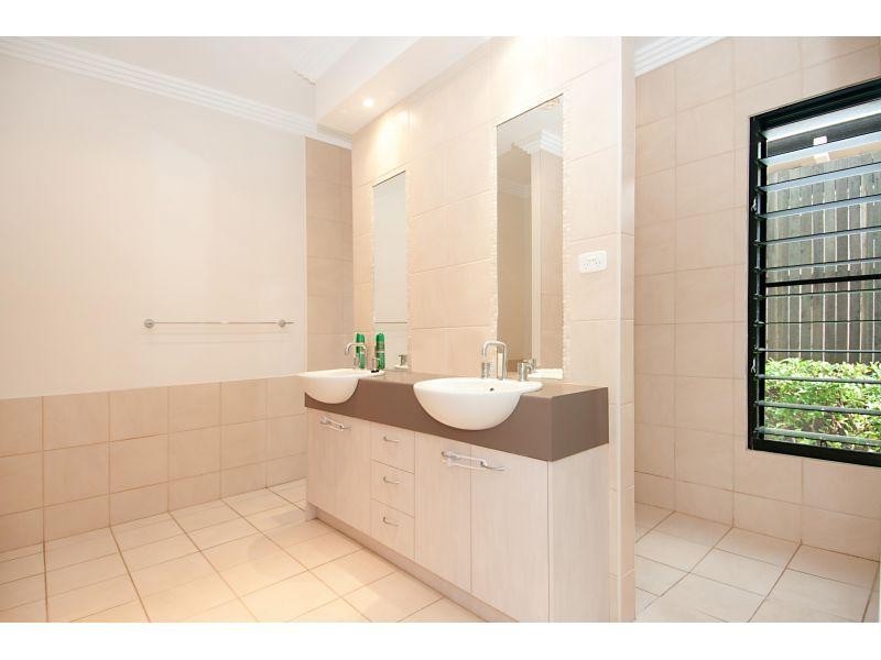 10 Fairway Parade, Peregian Springs QLD 4573
