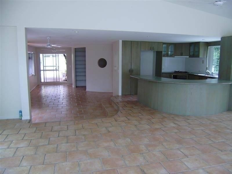 12 Hay Street, Tewantin QLD 4565