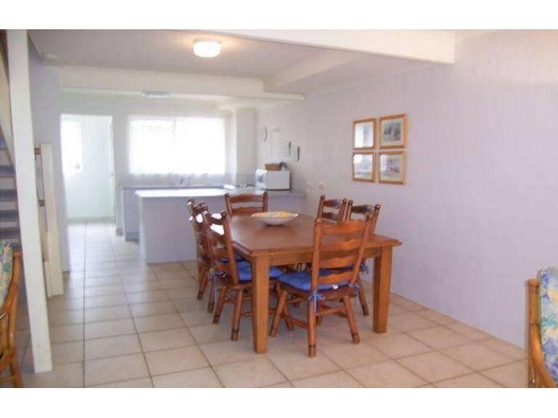 3/5 Ann, Noosaville QLD 4566