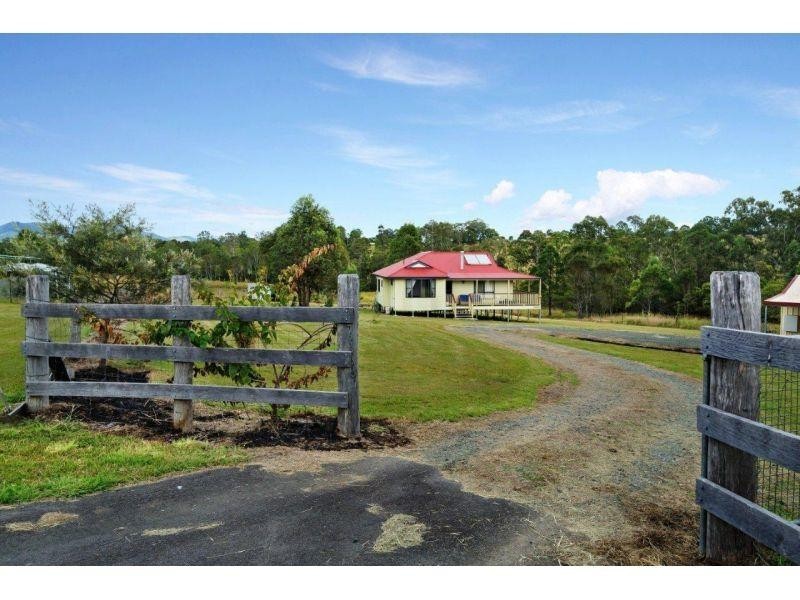 6 Tea Tree Court, The Palms QLD 4570