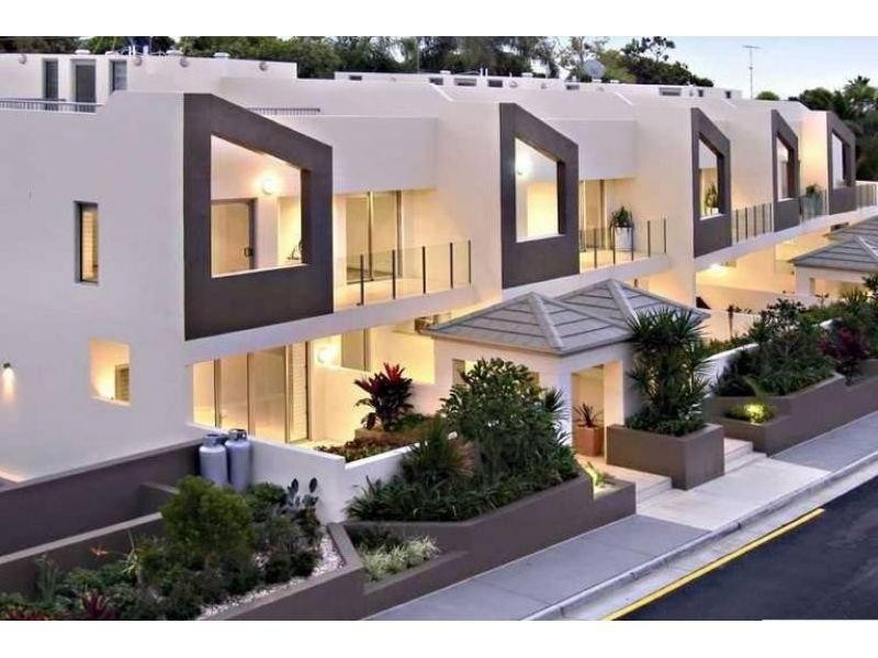 2/8 Leo Crs, Alexandra Headland QLD 4572