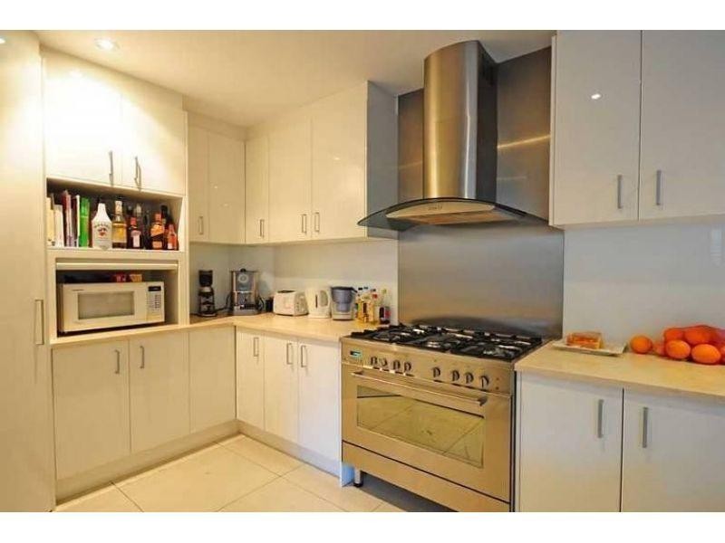 2/8 Leo Crs, Alexandra Headland QLD 4572