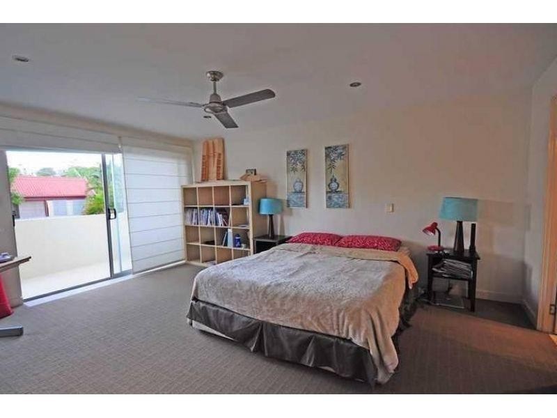 2/8 Leo Crs, Alexandra Headland QLD 4572