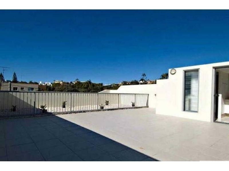 2/8 Leo Crs, Alexandra Headland QLD 4572