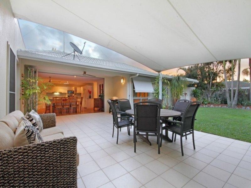 48 Tarcola Cres, Mooloolaba QLD 4557