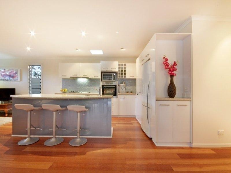 48 Tarcola Cres, Mooloolaba QLD 4557