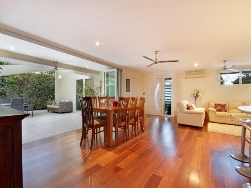 48 Tarcola Cres, Mooloolaba QLD 4557