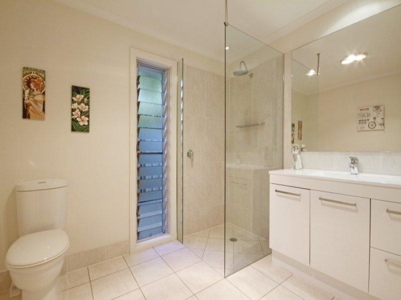 48 Tarcola Cres, Mooloolaba QLD 4557