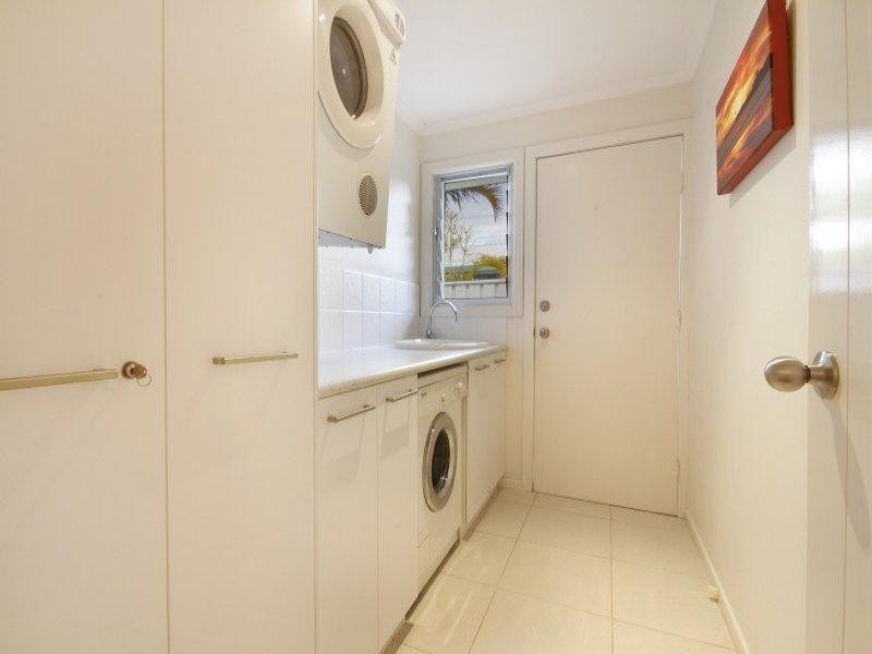 48 Tarcola Cres, Mooloolaba QLD 4557