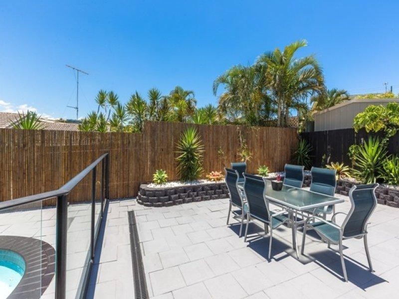 1 Ulaka Court, Mooloolaba QLD 4557