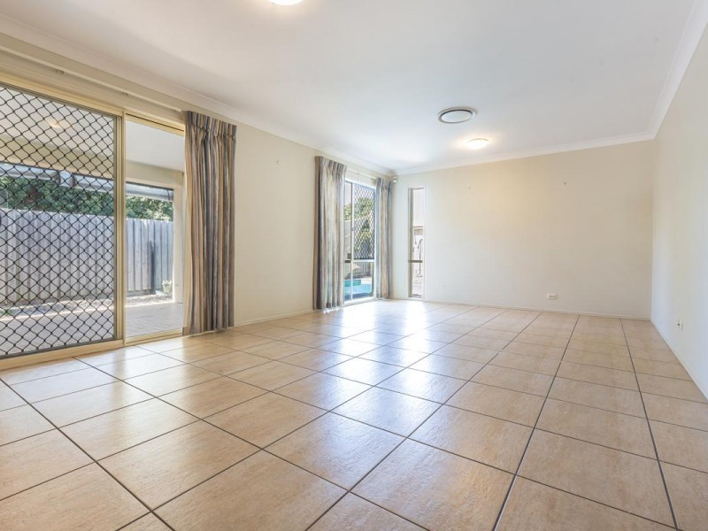 126 Glenfields Blv, Mountain Creek QLD 4557