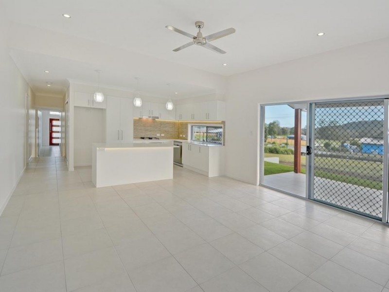 3B  Seventh Avenue, South Townsville QLD 4810