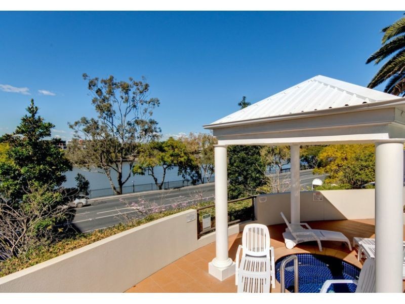 32, 66 Dunmore Terrace, Auchenflower QLD 4066