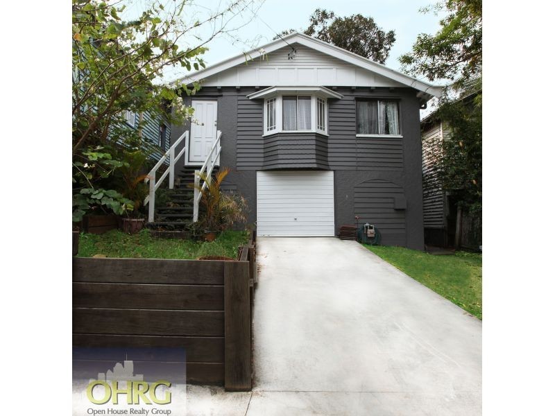 49 Balmoral St Street, Hawthorne QLD 4171