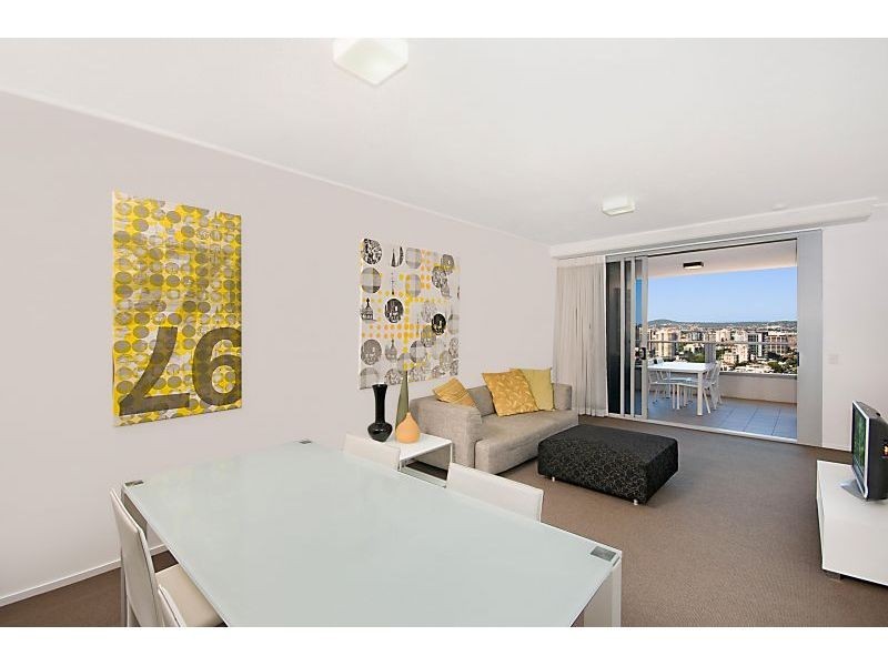 30 Macrossan Street, Brisbane QLD 4000