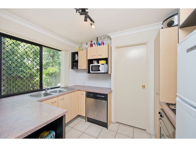 11, 90 Chester Road, Annerley QLD 4103