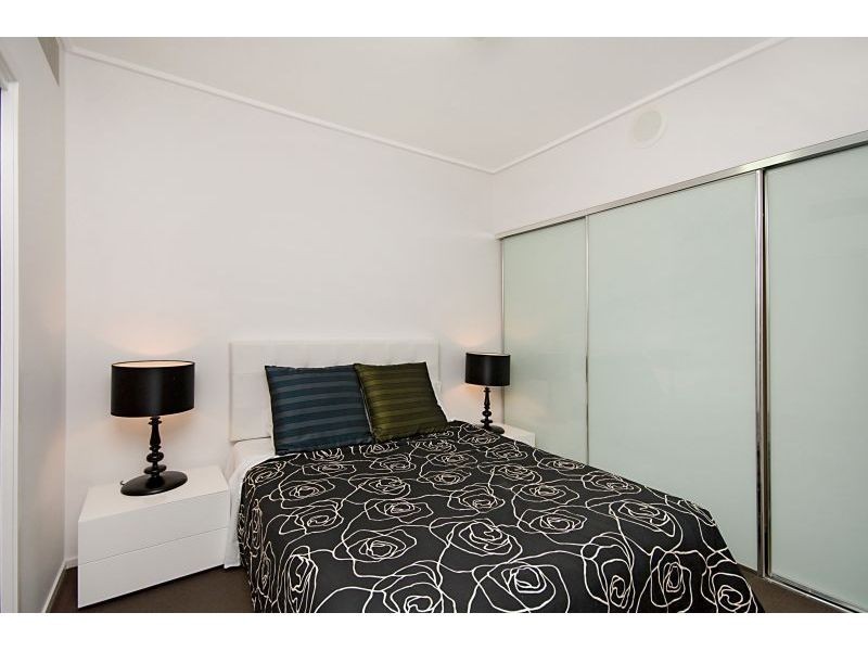 30 Macrossan Street, Brisbane QLD 4000
