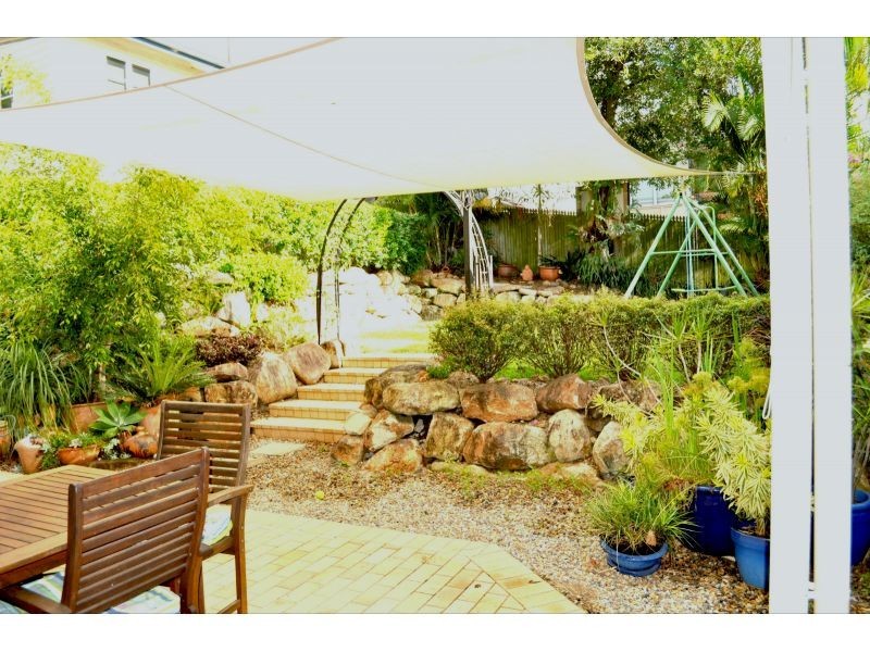 26 Melbourne Avenue, Camp Hill QLD 4152