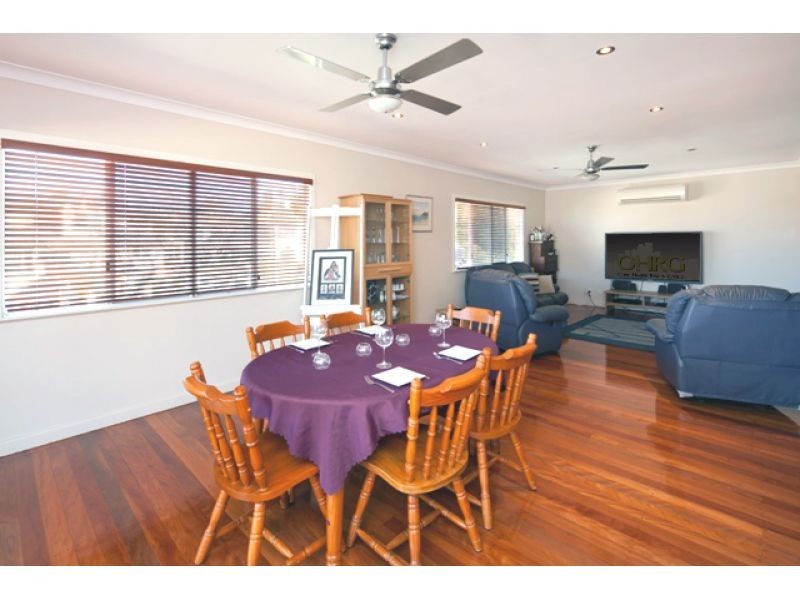 26 Melbourne Avenue, Camp Hill QLD 4152