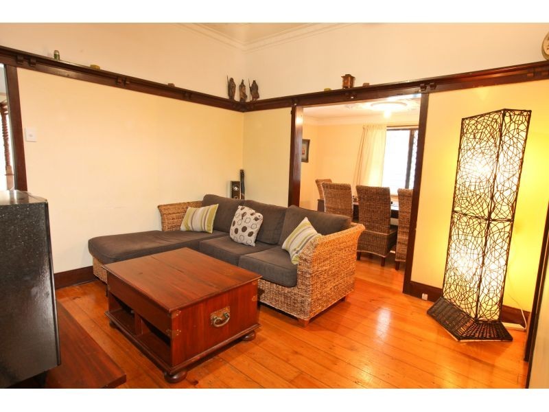 49 Balmoral Street, Hawthorne QLD 4171