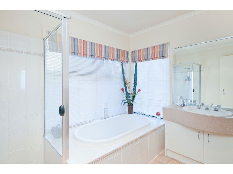 220a Scrub Road, Carindale QLD 4152