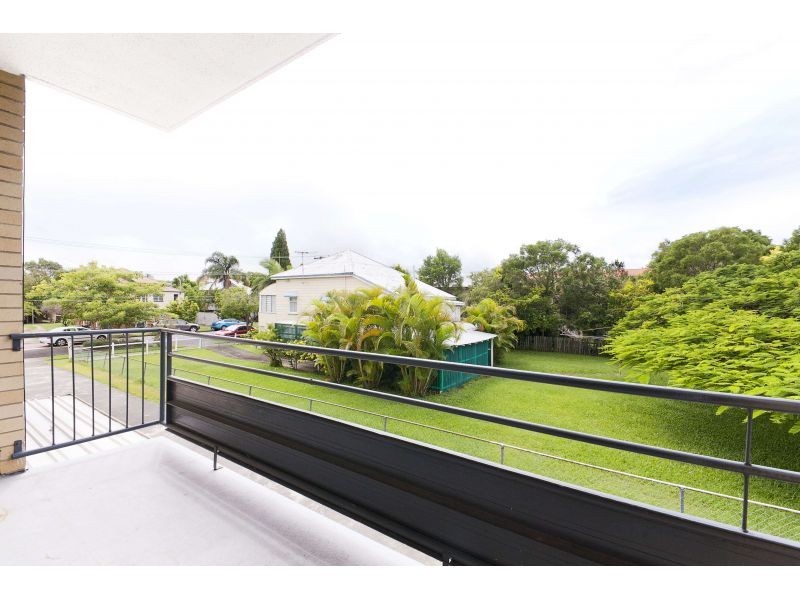 33 Ellis Street, Greenslopes QLD 4120