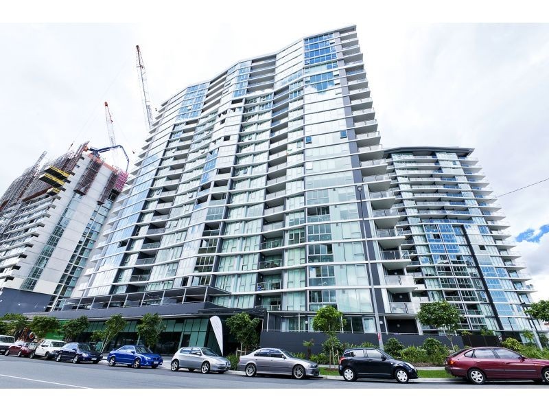 8 Harbour Road, Hamilton QLD 4007