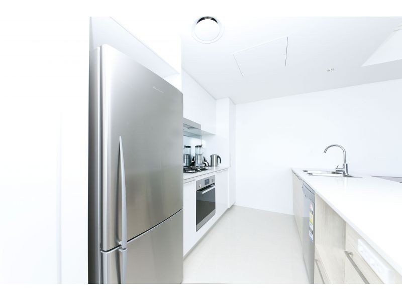 8 Harbour Road, Hamilton QLD 4007