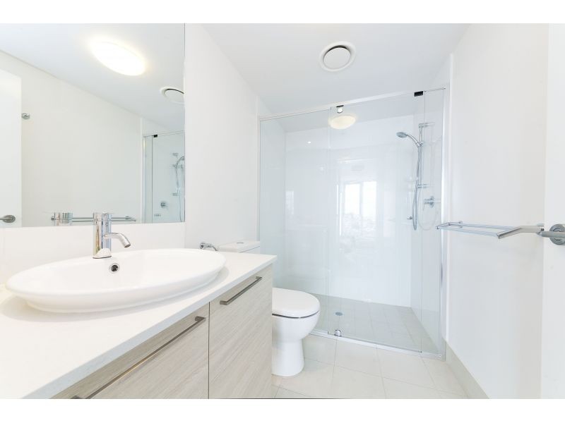 8 Harbour Road, Hamilton QLD 4007