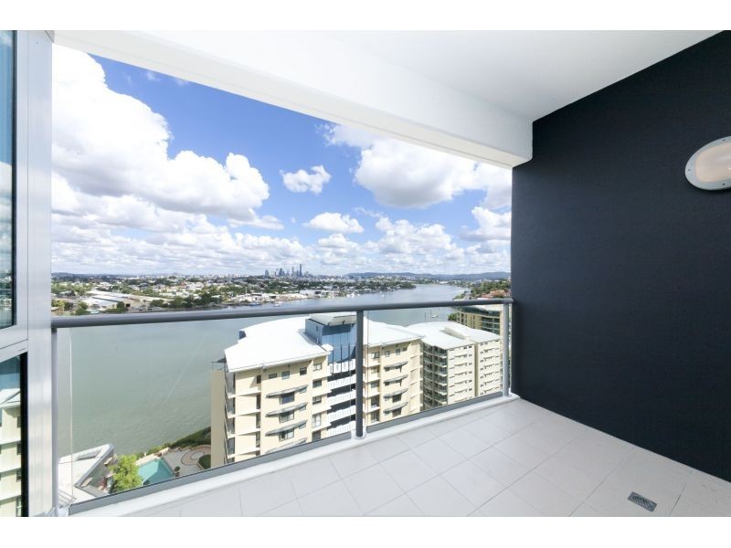 8 Harbour Road, Hamilton QLD 4007