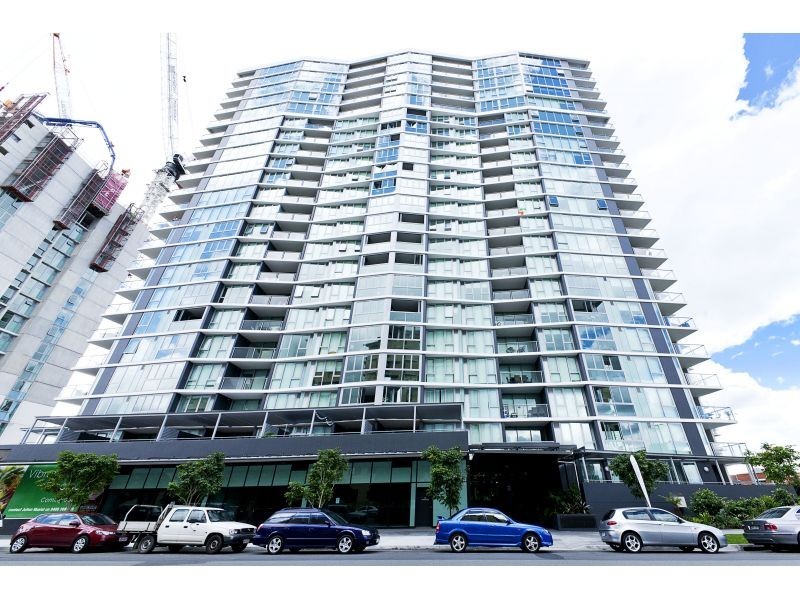 8 Harbour Road, Hamilton QLD 4007