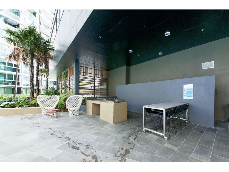 8 Harbour Road, Hamilton QLD 4007