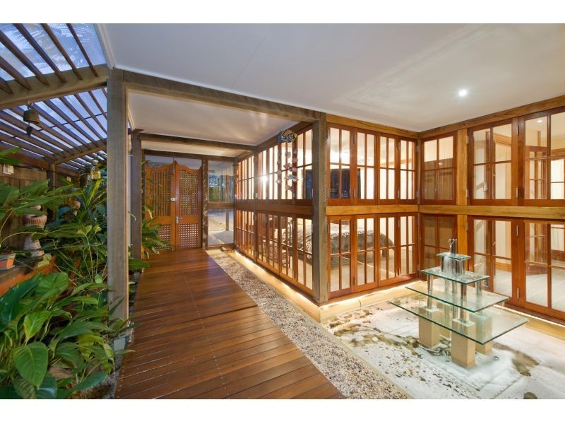 6 Usher Street, Indooroopilly QLD 4068