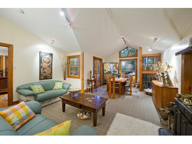 6 Usher Street, Indooroopilly QLD 4068