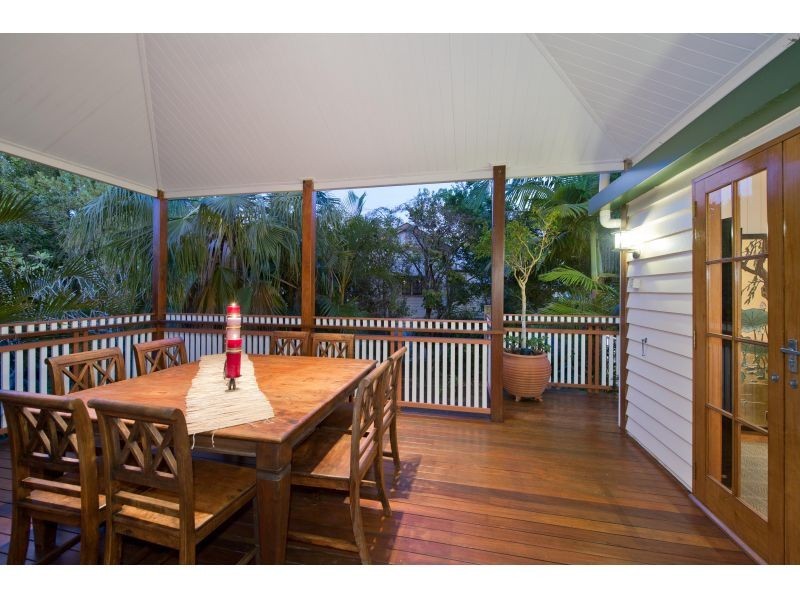 6 Usher Street, Indooroopilly QLD 4068