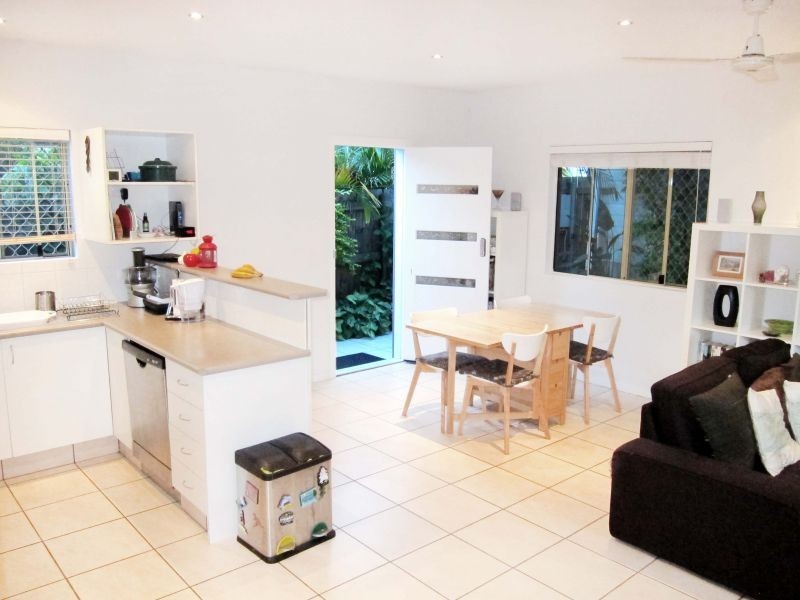 2, 131 Terrace Street, New Farm QLD 4005