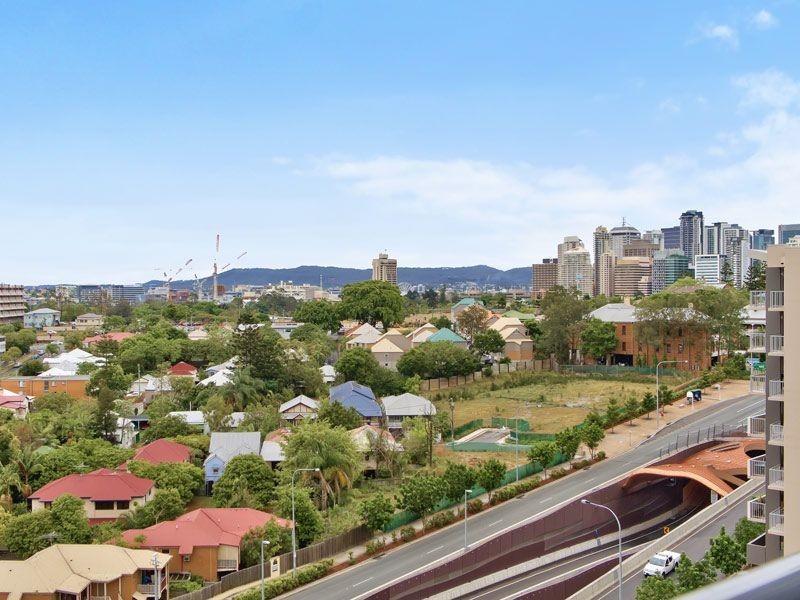 9 Castlebar Street, Kangaroo Point QLD 4169