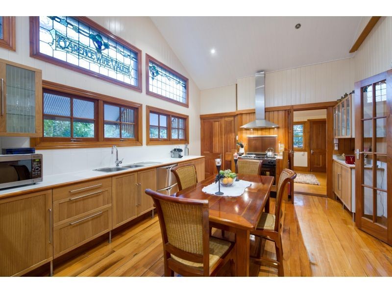 6 Usher Street, Indooroopilly QLD 4068