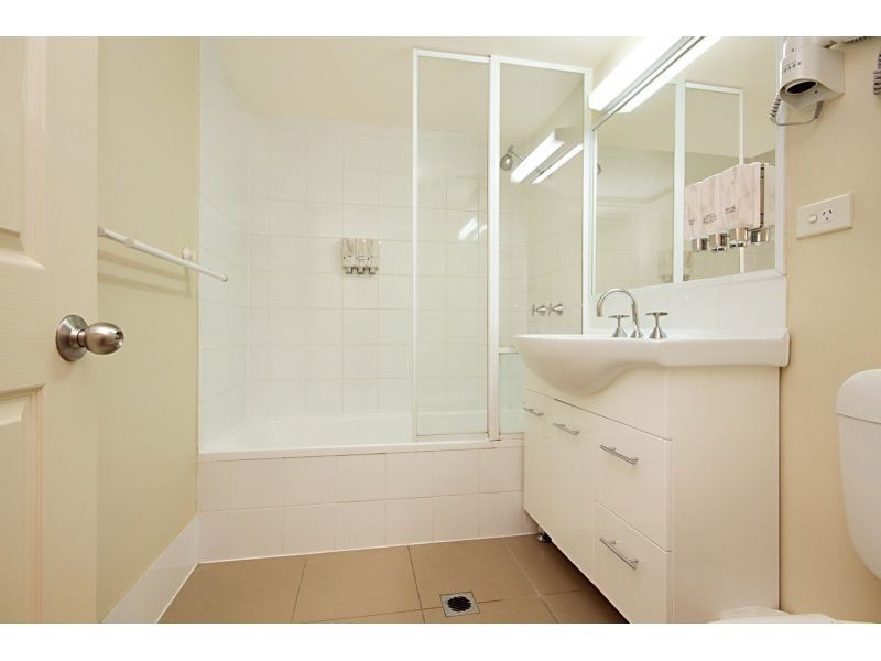 108, 85 Deakin Street, Kangaroo Point QLD 4169