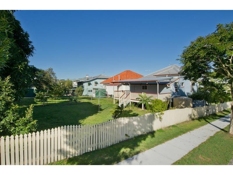 2 Storkey Street, Windsor QLD 4030
