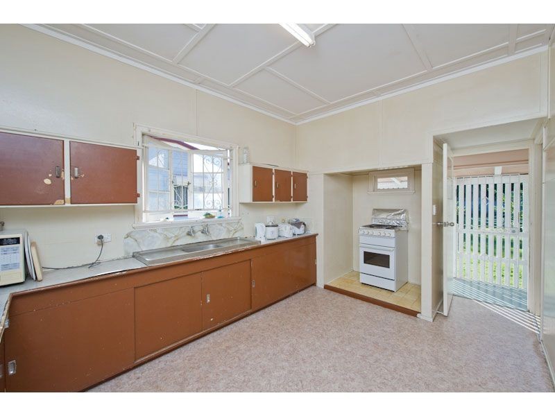 4 Storkey Street, Windsor QLD 4030