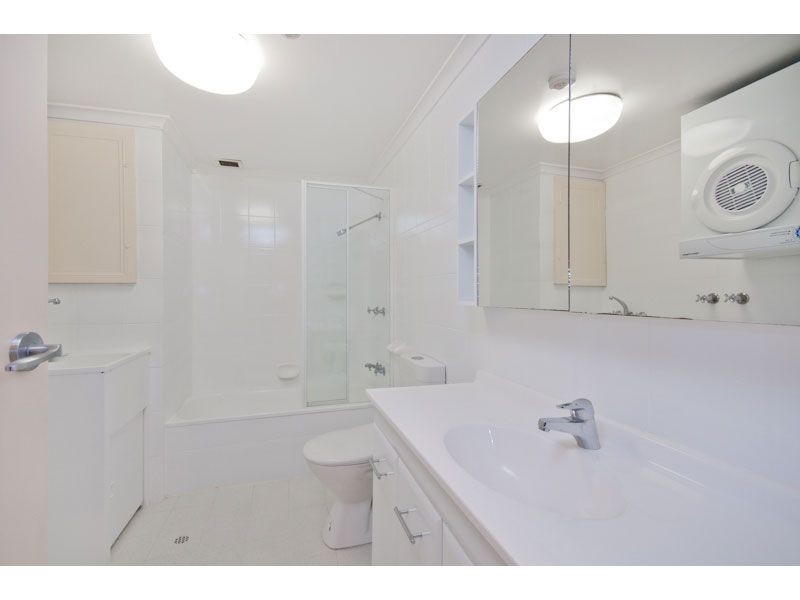 3, 230 Wellington Road, Kangaroo Point QLD 4169
