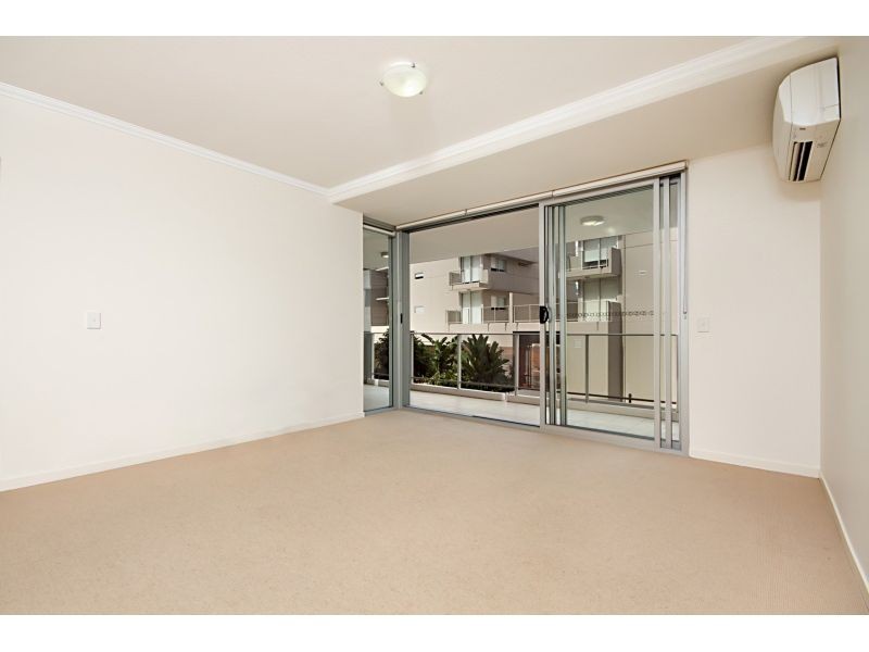 95 Clarence Road, Indooroopilly QLD 4068