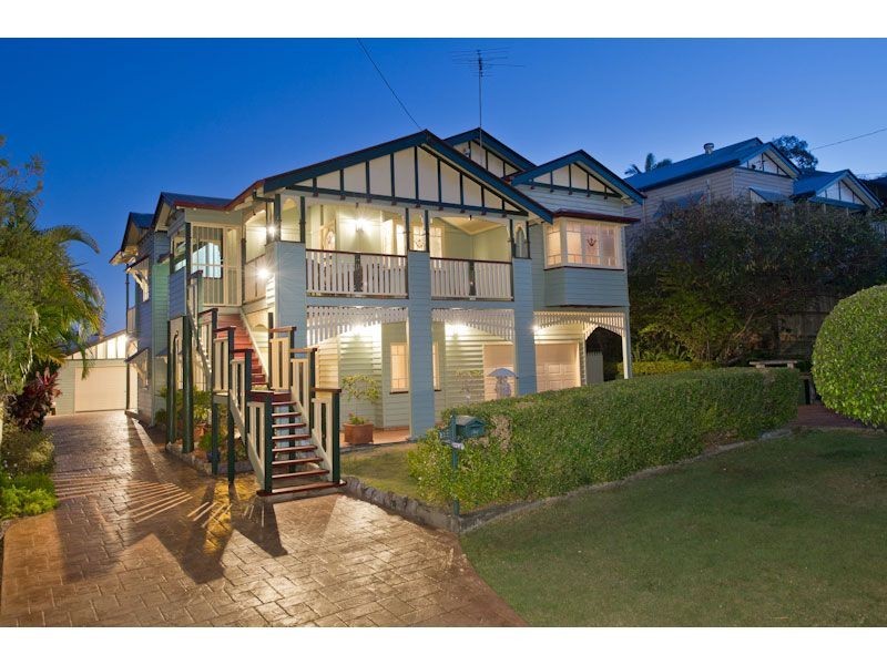 18 Newton Street, Grange QLD 4051