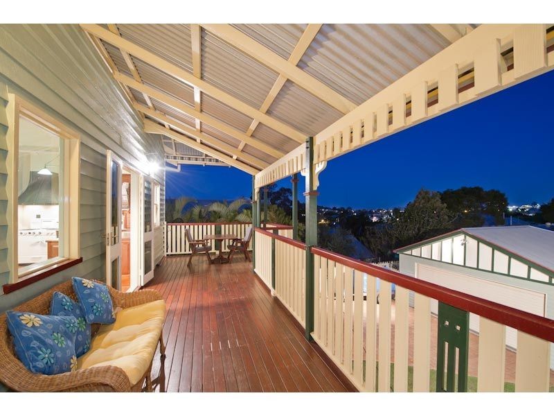 18 Newton Street, Grange QLD 4051