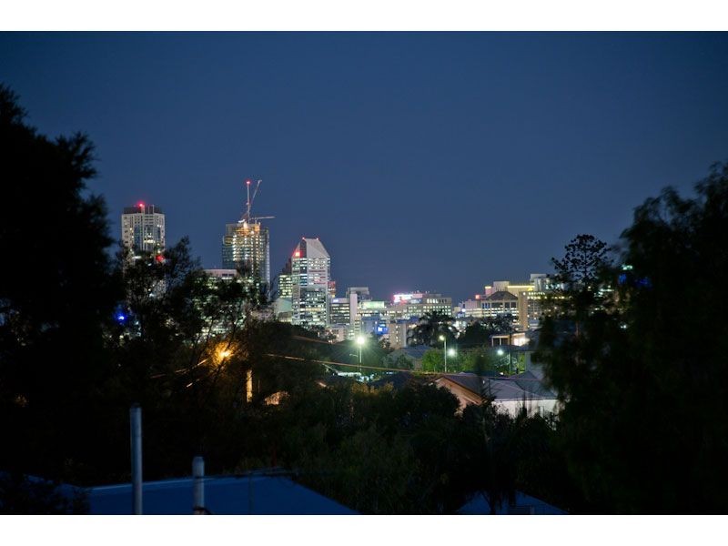 18 Newton Street, Grange QLD 4051