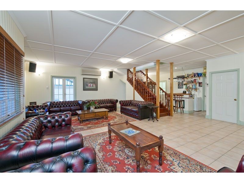 18 Newton Street, Grange QLD 4051