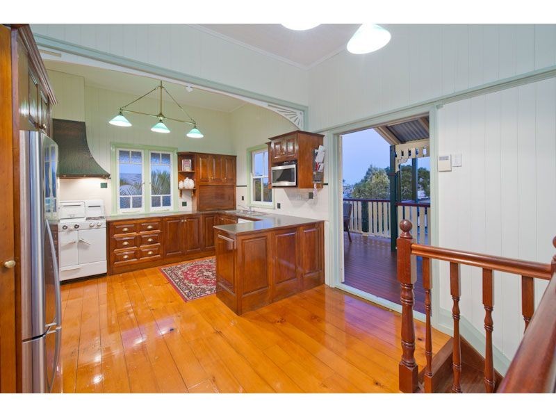 18 Newton Street, Grange QLD 4051