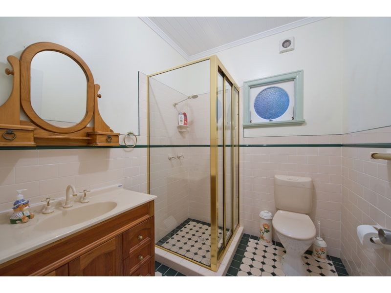 18 Newton Street, Grange QLD 4051