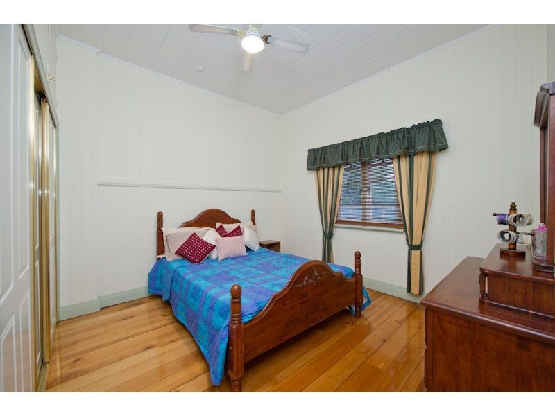 18 Newton Street, Grange QLD 4051